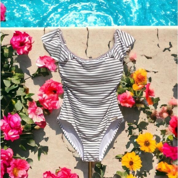 VINCE CAMUTO NWT WOMENS ONE PIECE SWIMWEAR BATHING SUIT WHITE OFF SHOULDER SIZE6 - Picture 1 of 6